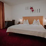 호텔 Kitz - Inklusive Grossglockner Maut, National Park Sommerkarte, Saunabereich Und Kulinarischen Genuss 3*
