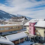 Kitz Hotel 3*